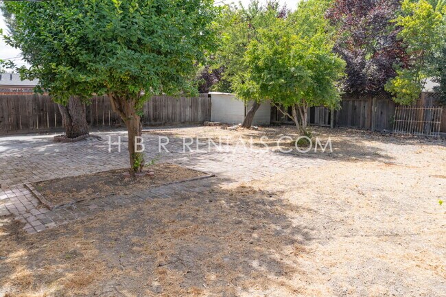 Building Photo - Charming 2-Bedroom Home in Tracy – Comfortable Living with an Ideal Location!