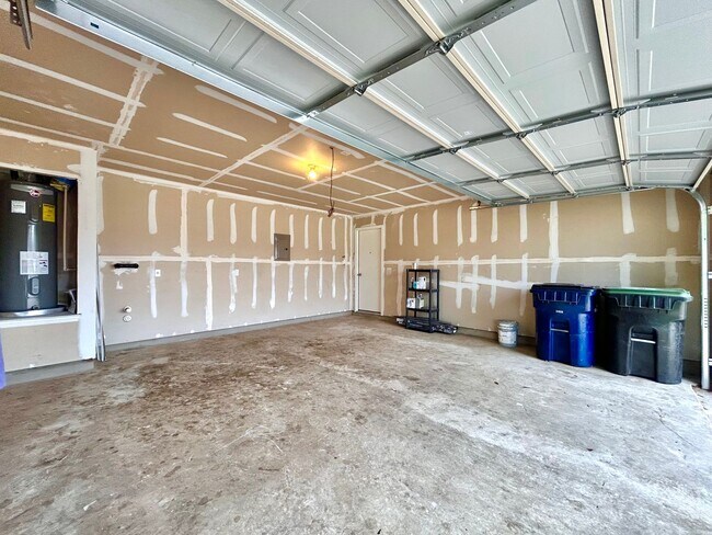 Building Photo - 102 Adamae Ln