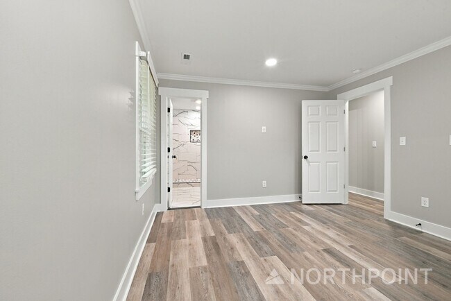 Building Photo - 7124 Sherbourne Dr