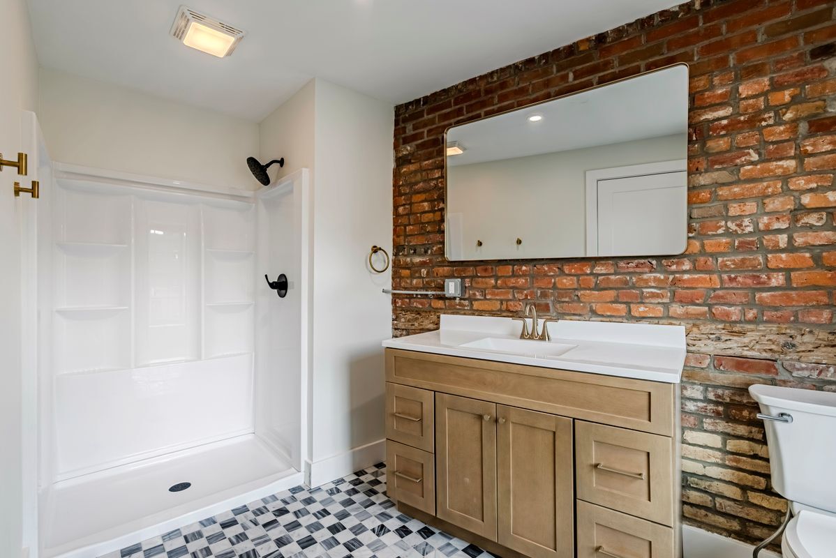 Building Photo - 110 Hotel St