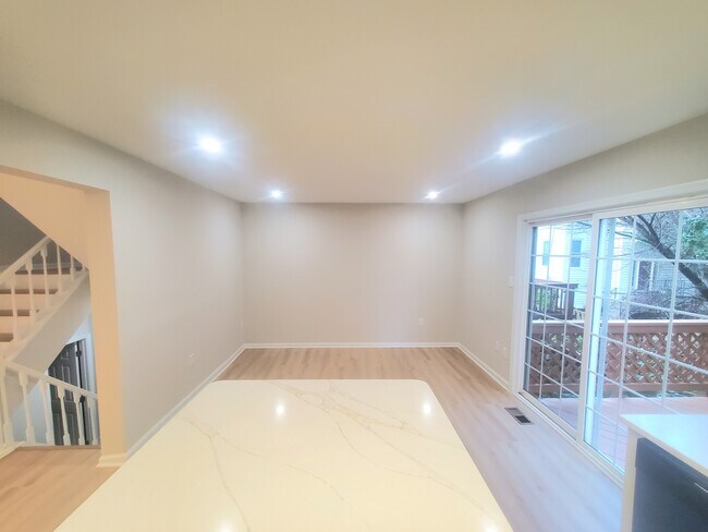 Building Photo - 14142 Betsy Ross Ln