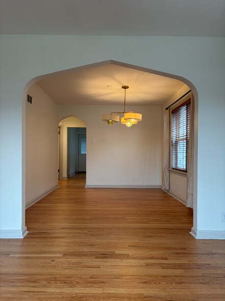 Building Photo - 5665 Pernod Ave