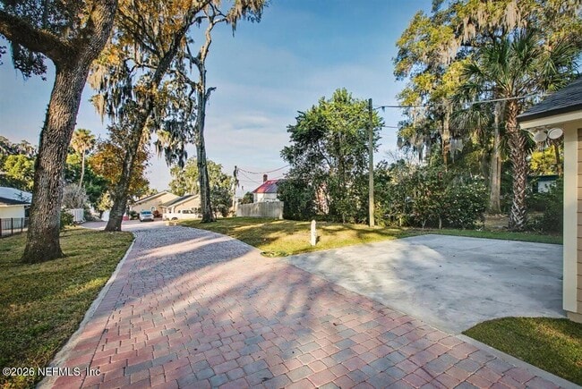 Building Photo - 2210 Shepard St