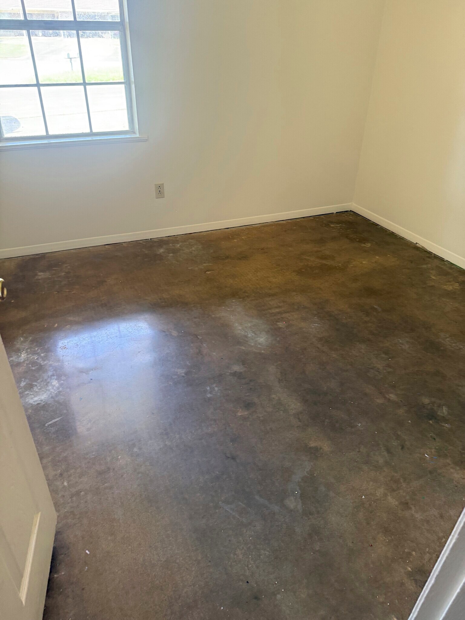 Building Photo - 114 Gatewood Ln