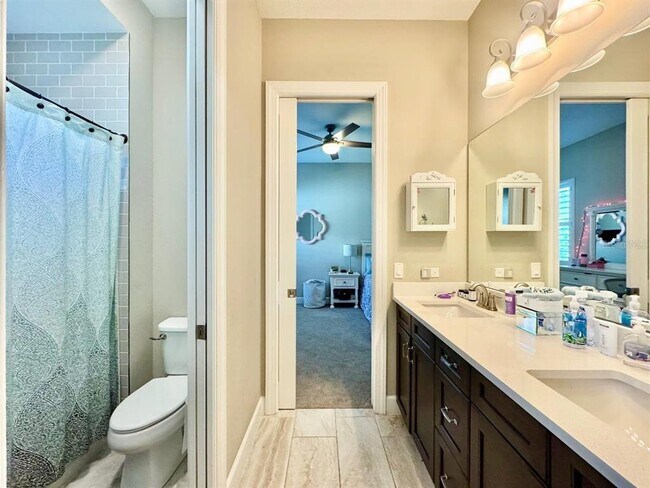 Building Photo - 10605 Sabella Dr