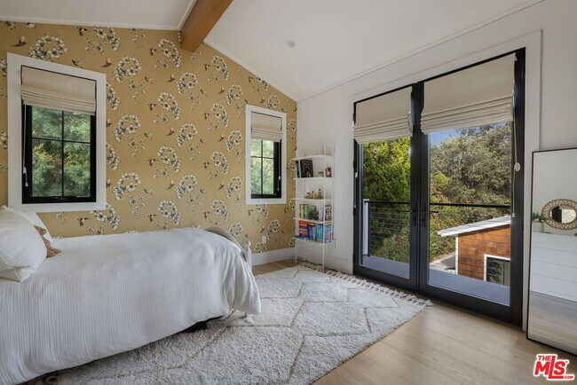 Building Photo - 16101 Royal Mt Dr