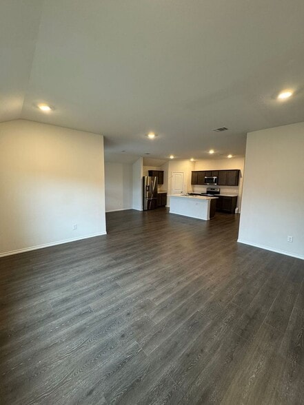 Building Photo - 912 Glover Dr