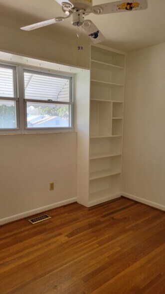 Building Photo - 801 Lemaster Ave