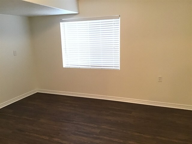 Building Photo - 903 1340 E