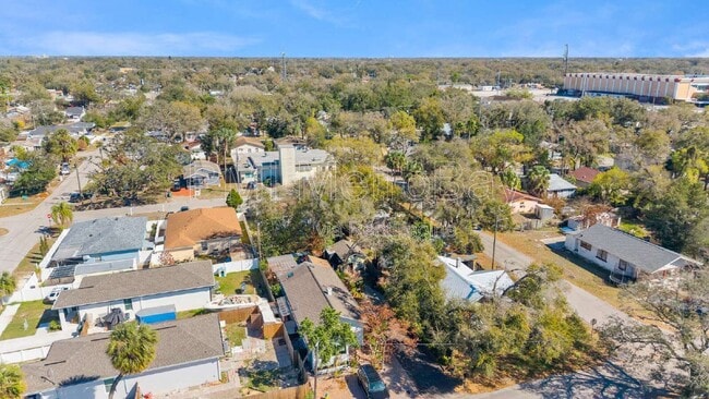 Building Photo - 8505 N Lamar Ave