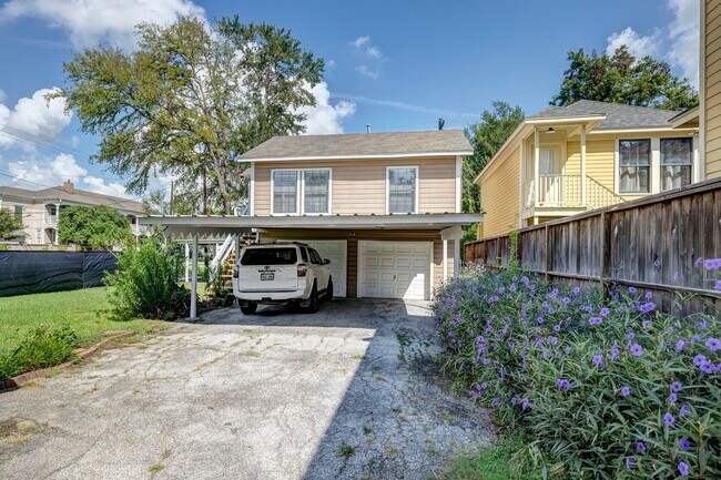 Building Photo - 447 W 22nd St