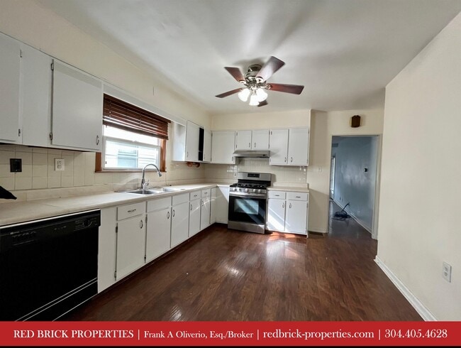 Building Photo - 912 Gaston Ave