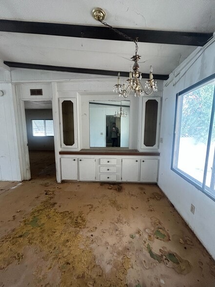 Building Photo - 3601 E Wyoming Ave