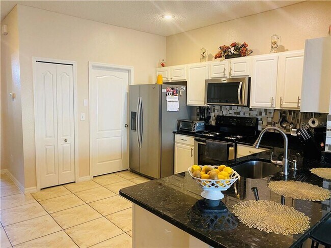 Building Photo - 4243 Waterside Pointe Cir