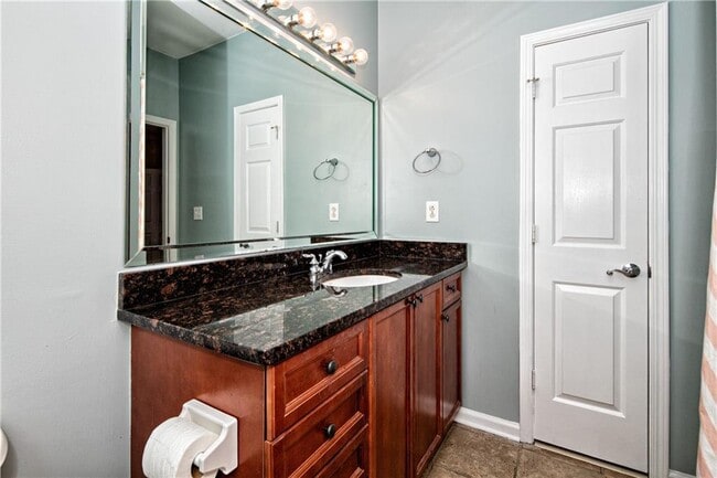 Building Photo - 4248 River Green Dr NW