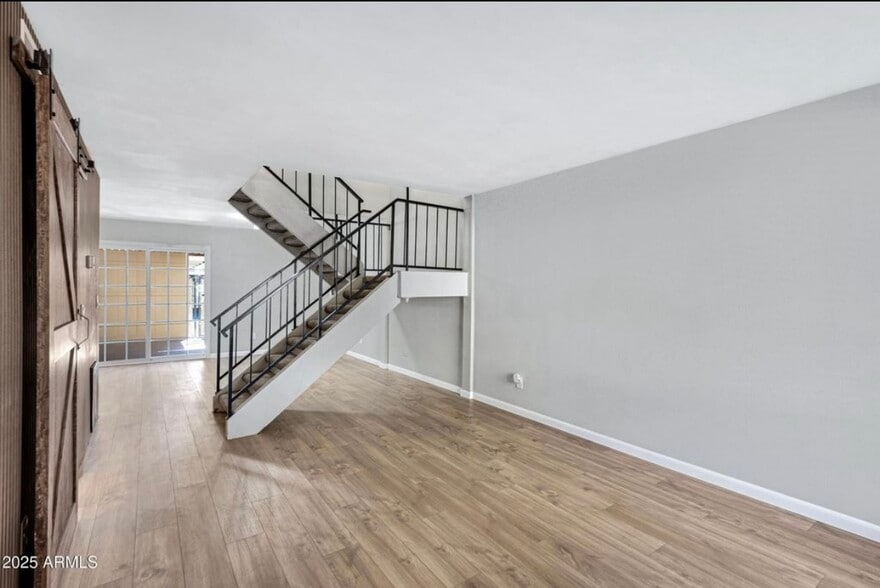 Building Photo - 225 N Standage