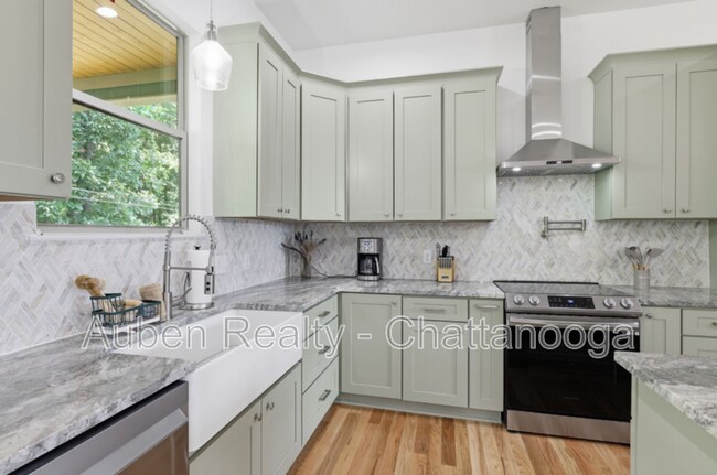Building Photo - 3556 Cottonwood Ln