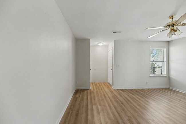 Building Photo - 5225 Marseilles Dr