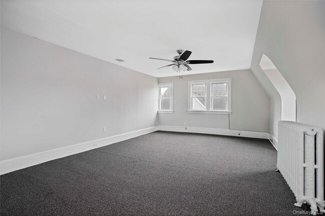 Building Photo - 9 Ridgeview Ave