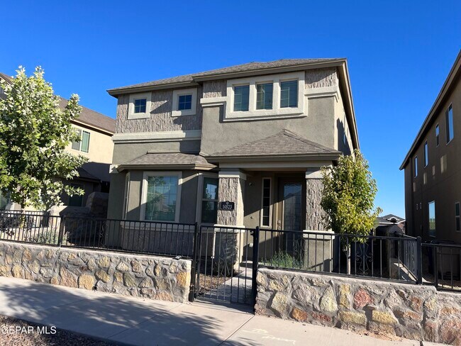 Building Photo - 14823 Pebble Hills Blvd