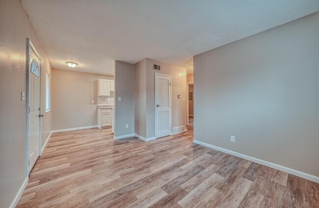 Building Photo - 2735 Joyce Ave