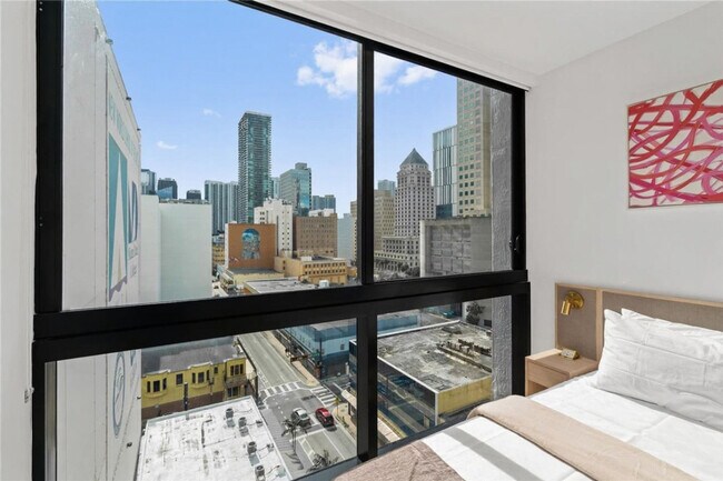 Building Photo - 225 N Miami Ave