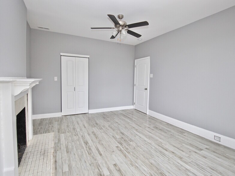 Building Photo - 3526 Vista Ave