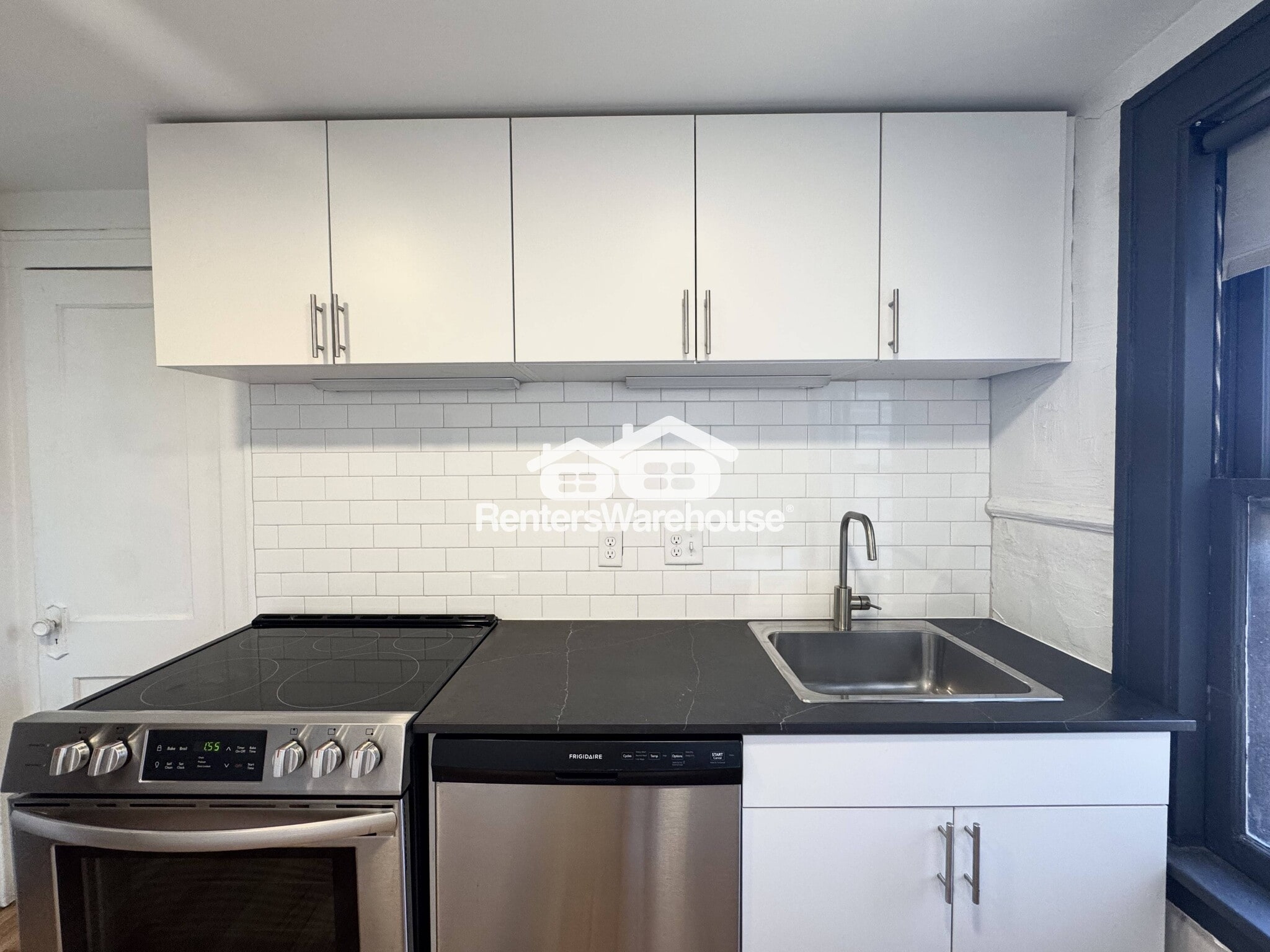 Building Photo - 2807 Grand Ave