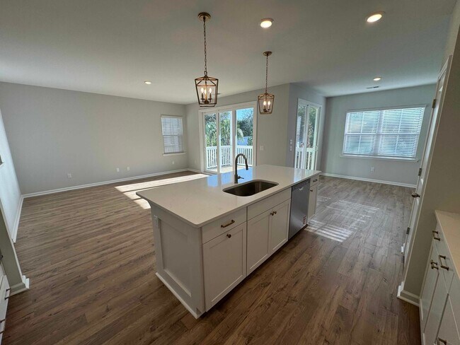 Building Photo - 20 Ladyslipper Ln