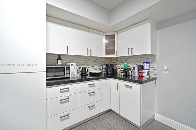 Building Photo - 2534 Monroe St