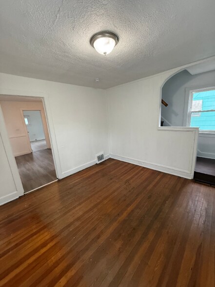 Building Photo - 10214 Avon Ave