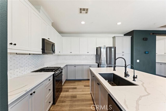 Building Photo - 147 Jaripol Cir