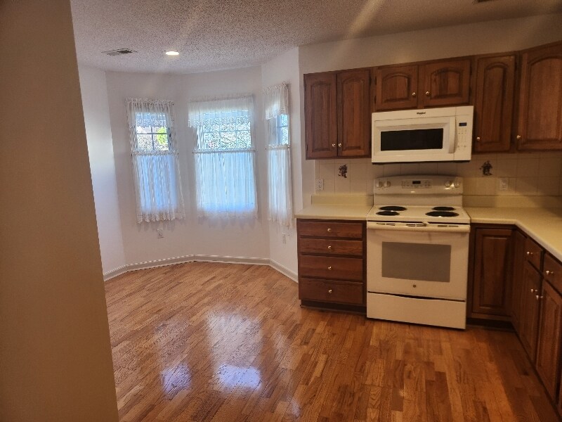 Building Photo - 1105 Estate Dr