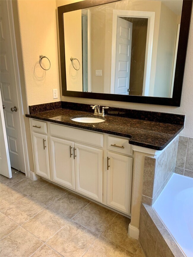 Building Photo - 3614 Bonnie Bend Dr