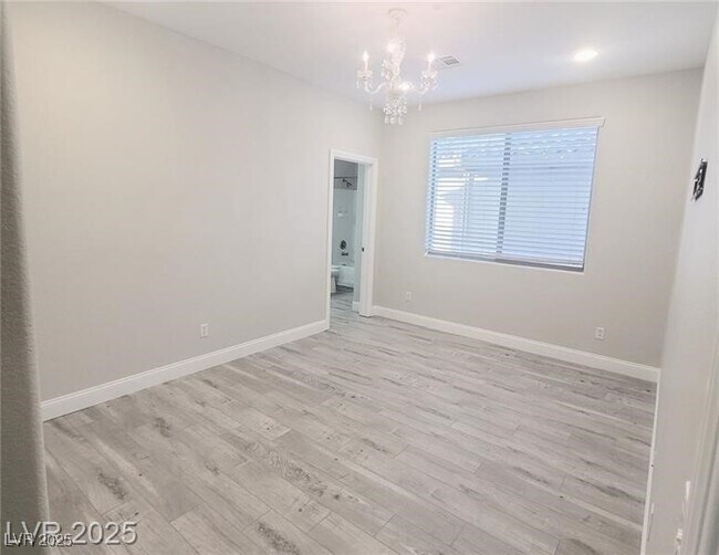 Building Photo - 927 Via Canale Dr