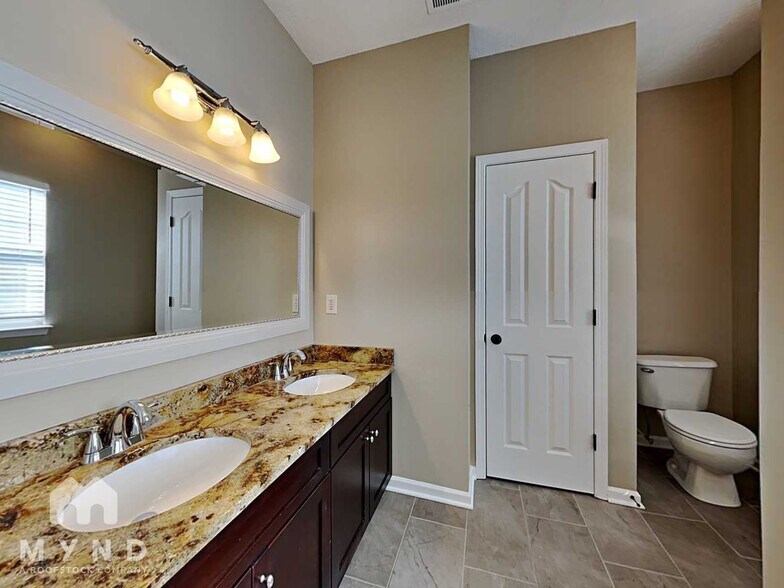 Building Photo - 166 Bluffton Rd