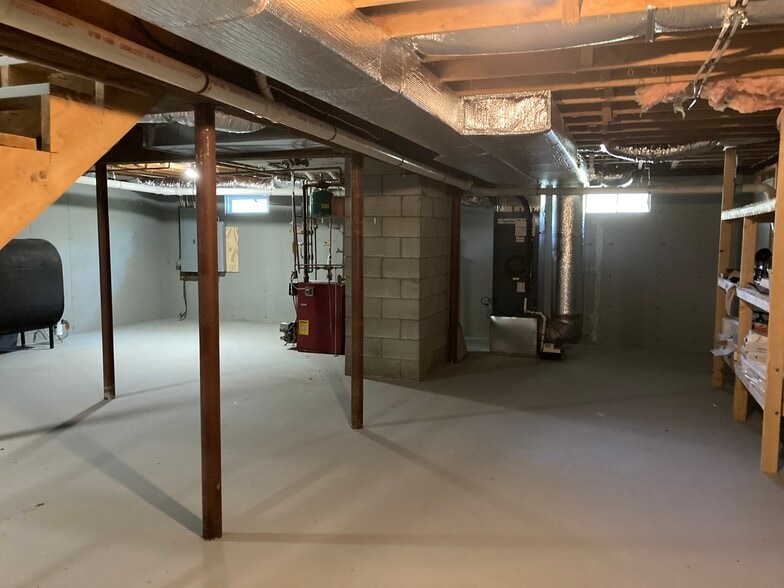 Basement - 2 Sea Pines Ln