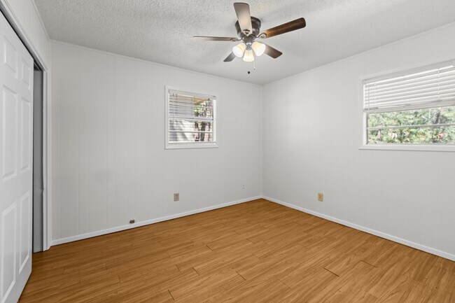 Building Photo - 106 Apache Hills Dr