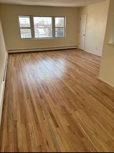 Building Photo - 28 Baldwin St