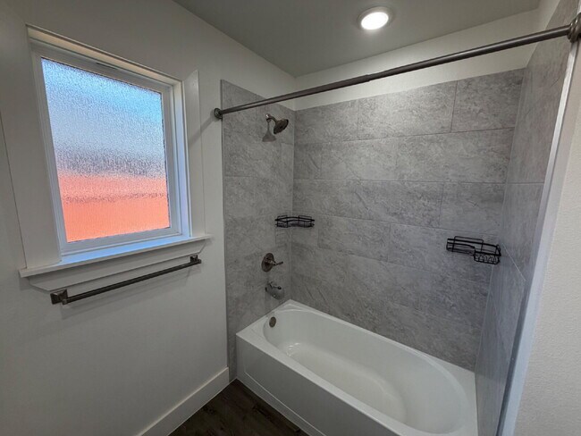 Building Photo - 405 Ranger St