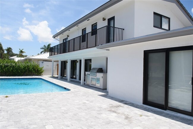 Building Photo - 1240 NE 27th Terrace