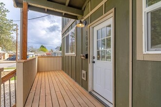 Building Photo - 1507 Hines St SE