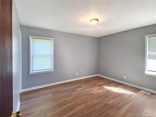 Building Photo - 1086 Essex Pl