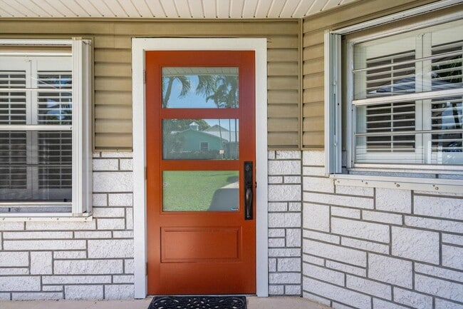 Building Photo - 8053 SE Carlton St