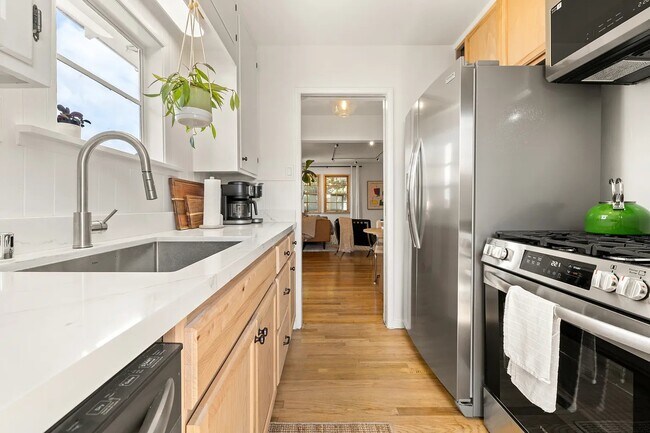 Building Photo - 8327 Wiley Post Ave