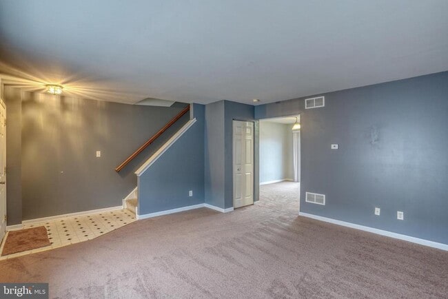 Building Photo - 407 Champs Ln