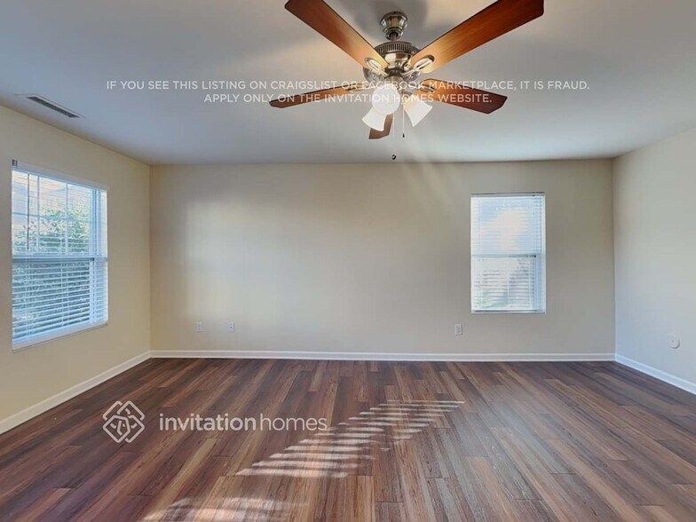 Building Photo - 233 Aershire Ct