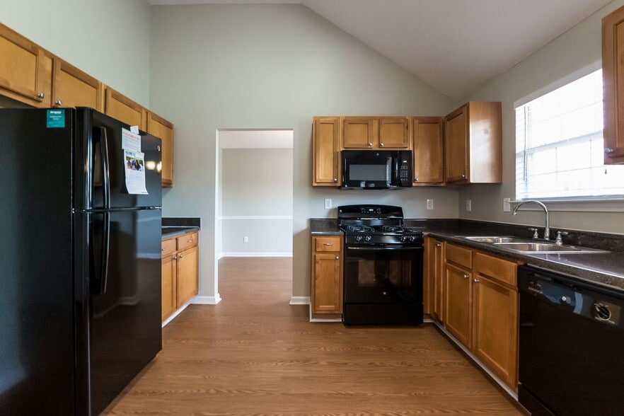 Building Photo - 153 Bellington Dr