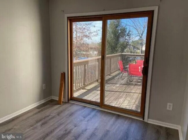 Building Photo - 15 Neville Ct