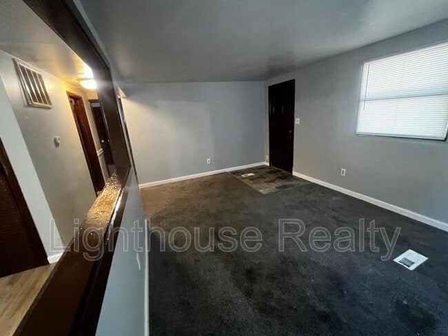 Building Photo - 33 McKinley Ave